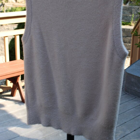 Rachel Zoe Women Ivory Sleeveless Vest Sweater SZ M Casual Soft Pullover - Picture 4 of 5